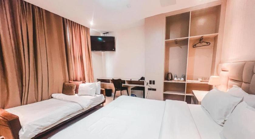 Lavero Suites Kalibo Exterior foto