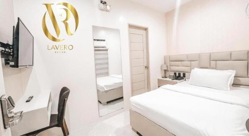 Lavero Suites Kalibo Exterior foto